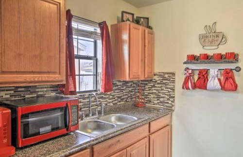 Roswell Apartment | Quaint Roswell Retreat about 1 Mi to Main Street!