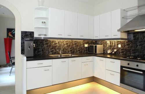 Doornspijk Villa | Quaint Villa in Doornspijk with Swimming Pool