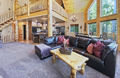 Mammoth Creek Cabin | Quakie Lake Retreat, Mountain cabin 4 bd 3 bth Heart of Dixie National Forest
