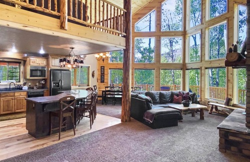 Mammoth Creek Cabin | Quakie Lake Retreat, Mountain cabin 4 bd 3 bth Heart of Dixie National Forest