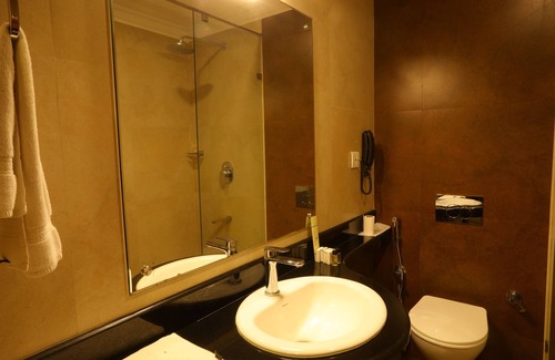 Alwaye Hotel | Quality Airport Hotel