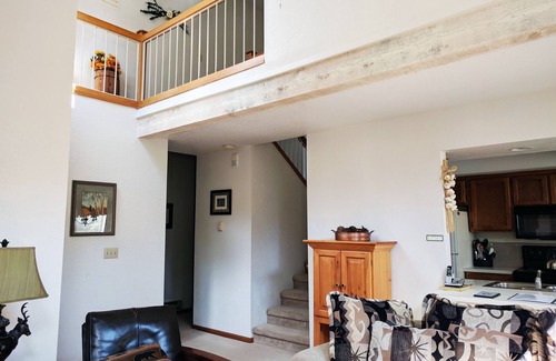 Pinetop Villa | Quality Hill Resort Villa, Unit 30, resort community among the tall pines