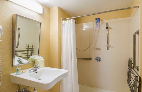 Revere Hotel | Quality Inn Boston - Revere