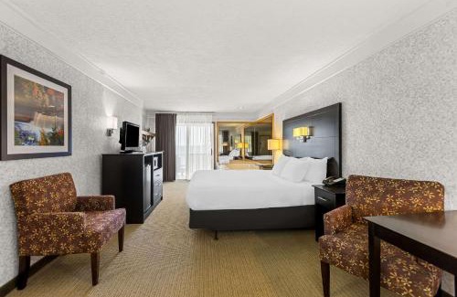 St Ignace Hotel | Quality Inn Lakefront