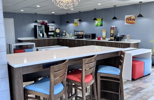 Clarksville Hotel | Quality Inn - On The Lake Clarksville-Boydton