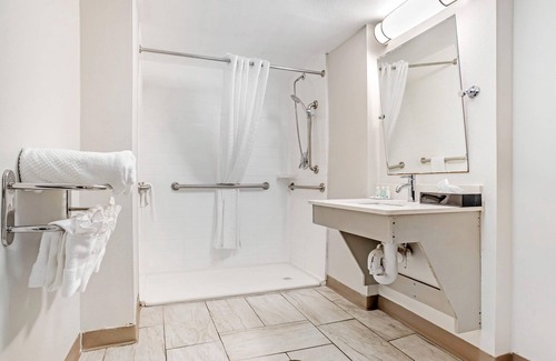 Panama City Hotel | Quality Inn Panama City North