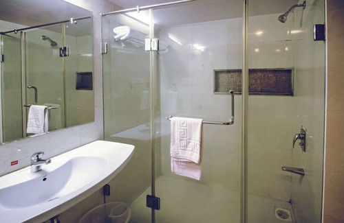 Nashik Road Hotel | Quality Inn Regency