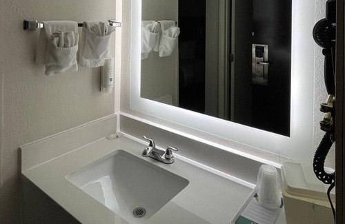Clemmons Hotel | Quality Inn & Suites Clemmons I-40