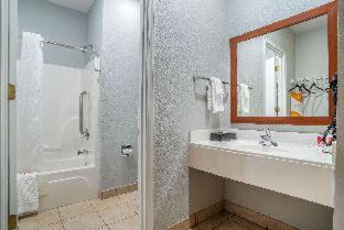 Demopolis Hotel | Quality Inn & Suites Demopolis