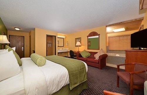 Grinnell Hotel | Quality Inn & Suites Grinnell near University