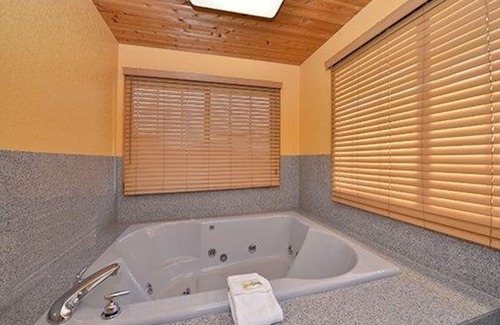 Grinnell Hotel | Quality Inn & Suites Grinnell near University