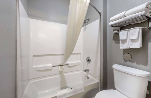 Lincoln Hotel | Quality Inn & Suites Lincoln North