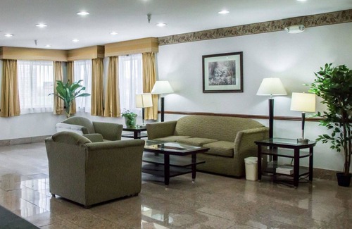 Loves Park Hotel | Quality Inn & Suites Loves Park near Rockford