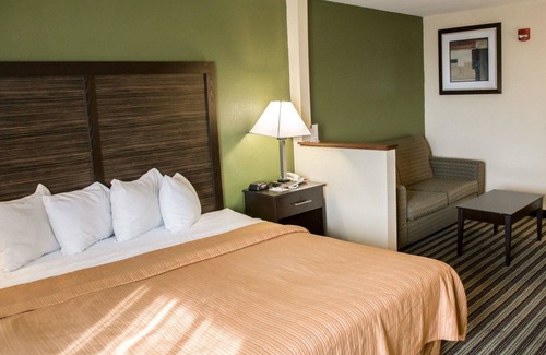 Loves Park Hotel | Quality Inn & Suites Loves Park near Rockford