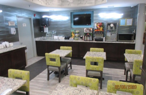 Gunter Afs Hotel | Quality Inn & Suites Montgomery East Carmichael Rd