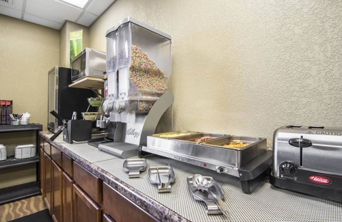 Thompson Hotel | Quality Inn & Suites Thompson
