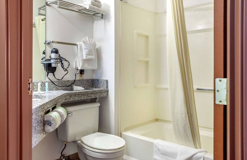 Prairie Du Chien Hotel | Quality Inn & Suites