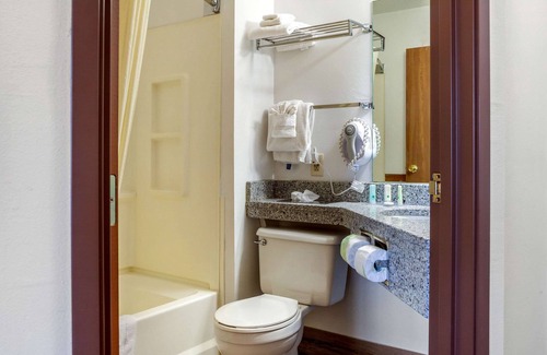 Prairie Du Chien Hotel | Quality Inn & Suites