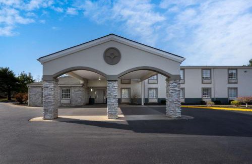 Farmville Hotel | Quality Inn University Area