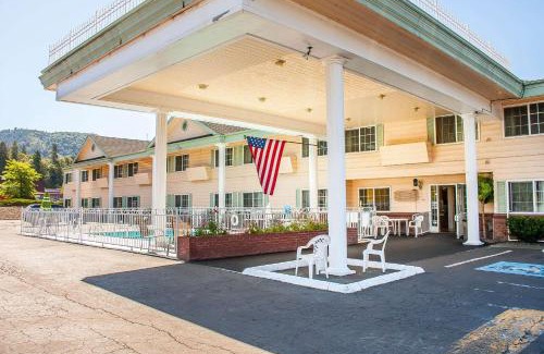 Grants Pass Hotel | Quality Inn
