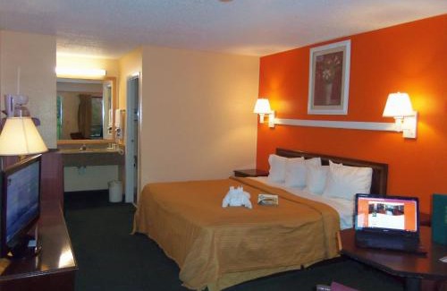 Greer Hotel | Quality Inn