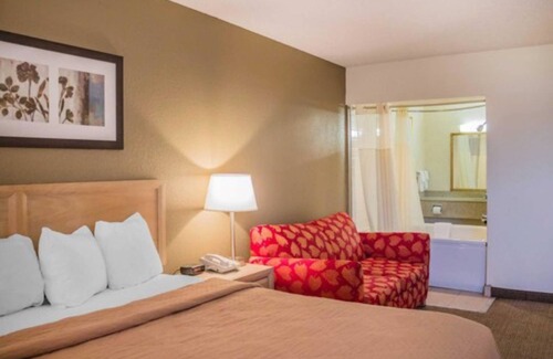 Port Clinton Hotel | Quality Inn