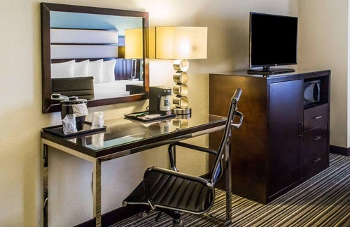 Streetsboro Hotel | Quality Inn