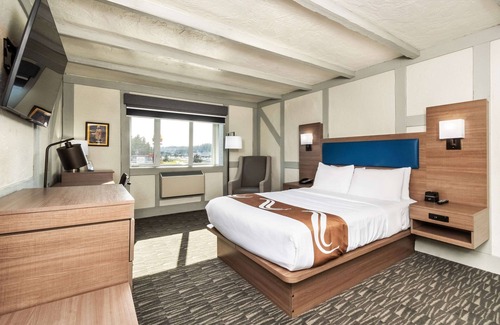 Saanichton Hotel | Quality Inn Waddling Dog