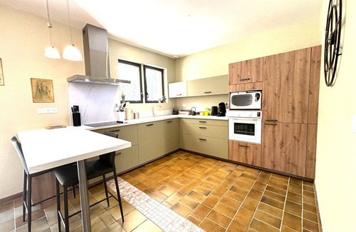 Veyrines-de-Domme House | Quality property with AC, garden & private fenced pool in Black Perigord