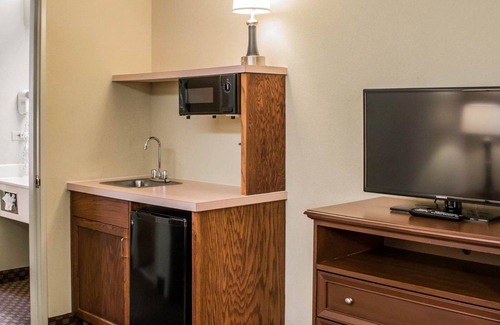 North San Antonio - SAT Hotel | Quality Suites San Antonio Northeast