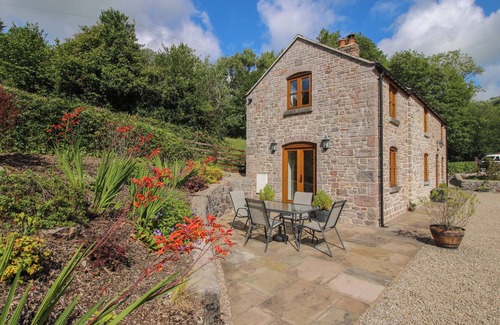 Longford Cottage | QUARRY HOUSE, family friendly, with open fire in Oswestry