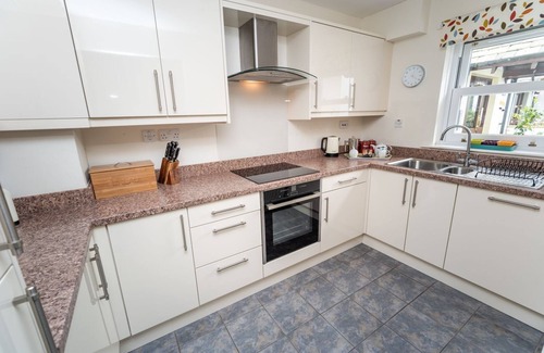 Keswick Cottage | Quaver Cottage - a cottage that sleeps 4 guests in 2 bedrooms