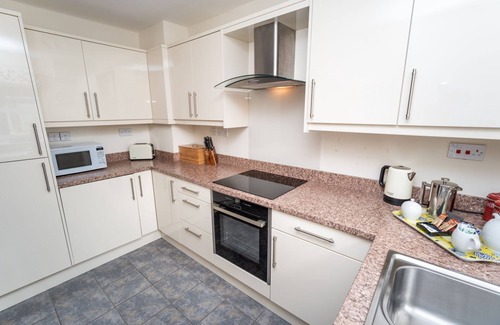 Keswick Cottage | Quaver Cottage - a cottage that sleeps 4 guests in 2 bedrooms
