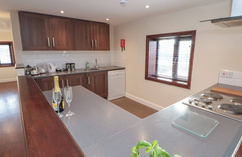 Nantwich Cottage | QUAYSIDE APARTMENT, pet friendly in Nantwich