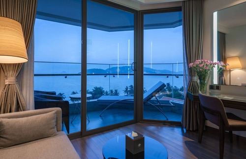 Tran Phu Beach Hotel | Queen Ann Nha Trang