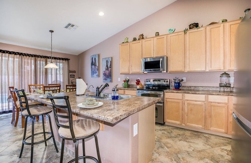 Castlegate House | Queen Creek Pool Home! Close to Marketplace!