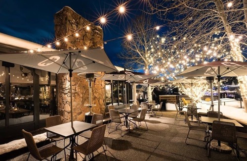 Steamboat Springs Hotel | Queen Rambler | Queen at Gravity Haus Steamboat, Hot Tub, Parking