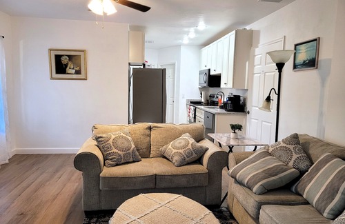 Tallahassee House | Queen room: in a duplex near FSU, shared bath-3