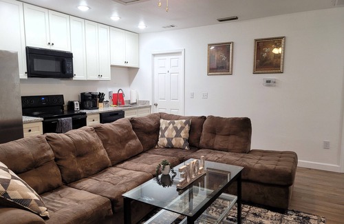 Tallahassee House | Queen room: in a duplex near FSU, shared bath-5