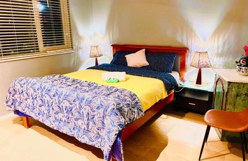 Karabar House | Queen Room in share house of De Murray B&B in Centre Queanbeyan & Canberra airport