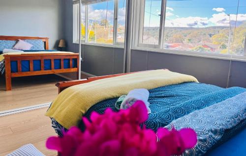 Karabar House | Queen Room in share house of De Murray B&B in Centre Queanbeyan & Canberra airport
