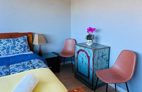 Karabar House | Queen Room in share house of De Murray B&B in Centre Queanbeyan & Canberra airport
