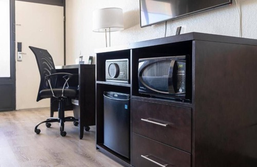 Florida Center Apartment | Queen Room Near Walgreens ORL