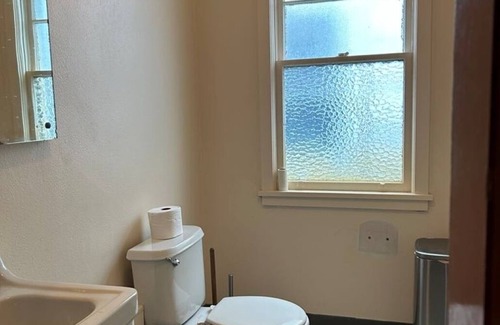 Seward Apartment | Queen Room with Ocean View – Bright & Comfortable