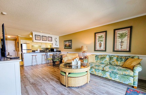 Topsail Beach Condo | Queen's Grant A-102: Beachfront Fun & Ocean Views