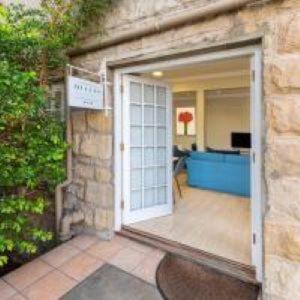 Oudtshoorn Apartment | Queen's Residences by BON Hotels
