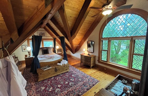 Bayfield Bed & Breakfast | Queen's View B&B- Betty's Room, Lake Views, Sauna, Pool, Garden, Bayfield, WI