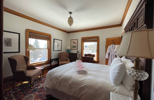 Bayfield Bed & Breakfast | Queen's View B&B- Maggie's Suite, Lake views, Sauna, Pool, Gardens, Bayfield, WI