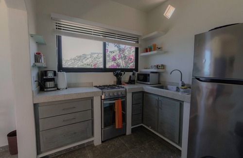 El Sargento Resort | Queen studio casita with full kitchen and bath