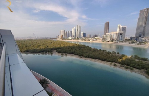 Abu Dhabi Apartment | Queen Studio-City of Lights in Al Reem